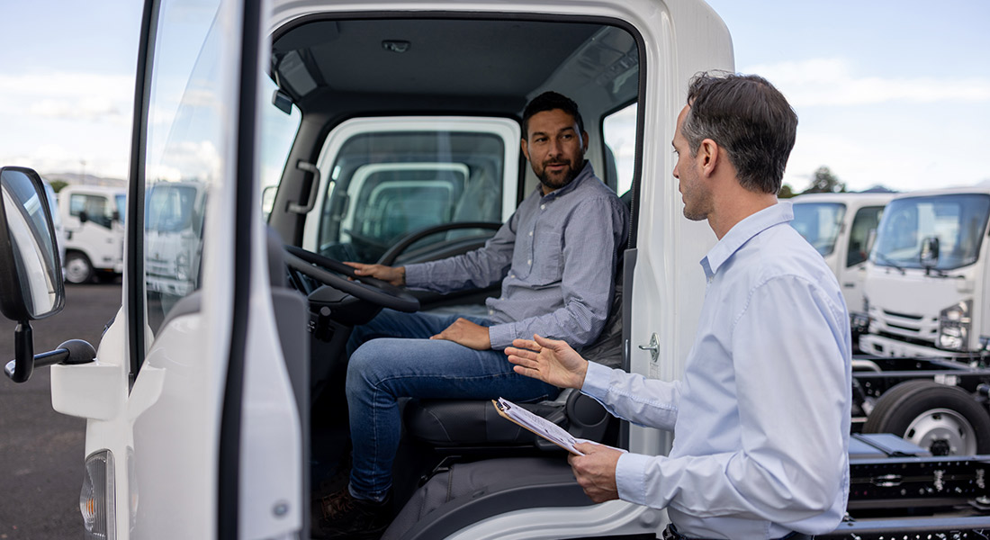 truck vendor working with a business customer, mid-year tips for equipment vendors